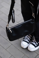 Schwarze Baguette-Tasche aus Ökoleder für Damen Mamakazala 8039555 Foto №7