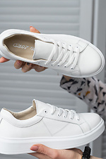 Leather women's sneakers for the city in white  8018566 photo №2