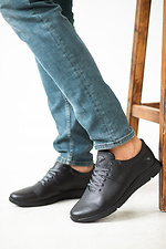 Мужские кожаные кроссовки черного цвета на каждый день  8019574 фото №2