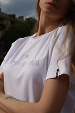 Weißes Baumwoll-T-Shirt „I'M UKRAINIAN“ mit Strasssteinen Garne 3040579 Foto №2