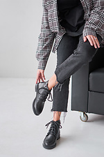 Herbst-Chelsea-Stiefel aus schwarzem Leder mit Schnürsenkeln 4205580 Foto №4