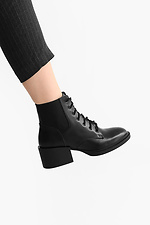 Herbst-Chelsea-Stiefel aus schwarzem Leder mit Schnürsenkeln  4205582 Foto №5