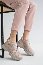 Жіночі шкіряні кросівки перфоровані бежевого кольору на платформі  8018595 фото №2