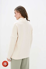 Ciepły sweter oversize LYSSI beżowy z wysokim dekoltem Garne 3037608 zdjęcie №4