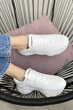 Женские кожаные кроссовки перфорированные белого цвета на платформе 8018615 фото №5