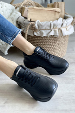 Жіночі шкіряні кросівки чорного кольору на платформі  8018616 фото №2