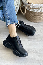 Женские кожаные кроссовки черного цвета на платформе  8018616 фото №3