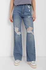 High-rise blue jeans with a rip  4014621 photo №1