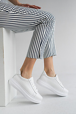 Белые кожаные кроссовки женские на платформе 8018625 фото №2
