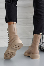 Демісезонні жіночі черевики з бежевої натуральної шкіри зі шнурками  8019634 фото №2