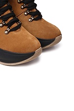 Women's winter boots in sports style on a massive platform  4205639 photo №3