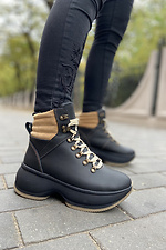 Women's winter boots in sports style on a massive platform  4205640 photo №5
