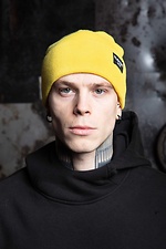 Полушерстяная зимняя шапка желтого цвета с отворотом Custom Wear 8025640 фото №2