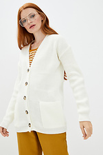 Biały sweter z dzianiny z guzikami i kieszeniami  4037648 zdjęcie №1