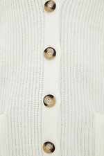 Белая вязаная кофта удлиненная на пуговицах с карманами  4037648 фото №4