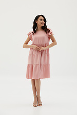 Тонкое розовое платье разлетайка с рюшей на рукавах Garne 3038663 фото №1