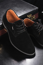 Мужские классические туфли из натуральной замши черного цвета 8018681 фото №2