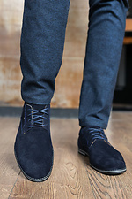 Klasyczne buty męskie wykonane z naturalnego, niebieskiego zamszu  8018684 zdjęcie №2