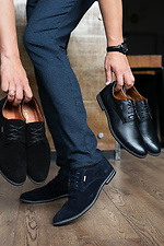 Klasyczne buty męskie wykonane z naturalnego, niebieskiego zamszu  8018684 zdjęcie №6