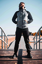 Sportliche graue Reißverschlussjacke mit Kapuze und schwarzen Ärmeln Custom Wear 8025684 Foto №10