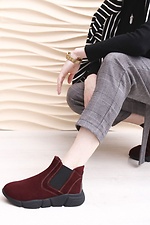 Замшевые бордовые ботинки весенние в спортивном стиле с резинками по бокам 4205694 фото №3
