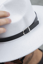 Herren Fedora Hut mit Riemen Weiß Without 8049696 Foto №5