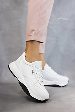 Белые кожаные кроссовки женские для города 8018701 фото №4
