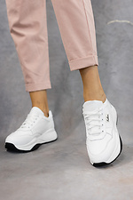 Белые кожаные кроссовки женские для города 8018701 фото №5