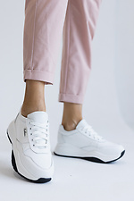 Белые кожаные кроссовки женские для города 8018701 фото №6
