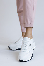 Белые кожаные кроссовки женские для города 8018701 фото №7