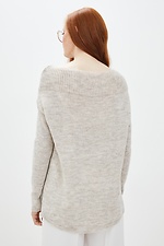 Beżowy sweter z szerokim dekoltem  4037704 zdjęcie №3