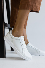 Белые женские кроссовки из натуральной кожи 8018713 фото №1
