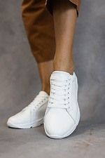 Белые женские кроссовки из натуральной кожи 8018713 фото №6
