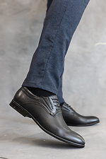 Черные классические туфли мужские из натуральной кожи 8018717 фото №1