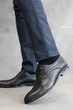 Черные классические туфли мужские из натуральной кожи 8018717 фото №3