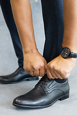 Черные классические туфли мужские из натуральной кожи 8018717 фото №5