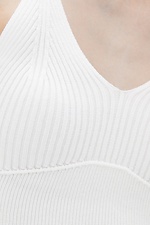 Biała dzianinowa, prążkowana bluzka z cienkimi ramiączkami  4037734 zdjęcie №3