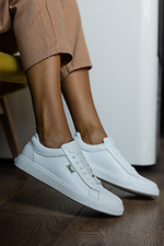 Women's white leather sneakers  8018750 photo №1