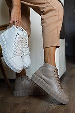 Women's leather autumn sneakers on the platform in beige  8018753 photo №2