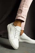Weiße Ledersneaker für die City  8018772 Foto №3