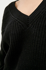 Czarny sweter z dzianiny z głębokim dekoltem  4036773 zdjęcie №4