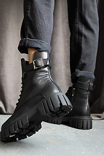 Чорні теплі осінні черевики берці на байці шкіряні з пряжкою  8018775 фото №7