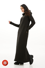 Длинное теплое платье из трикотажа на флисе с хомутом и капюшоном Garne 3039778 фото №2