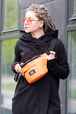 Оранжевая сумка на пояс со светоотражающим принтом Without 8042790 фото №2