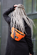 Оранжевая сумка на пояс со светоотражающим принтом Without 8042790 фото №4