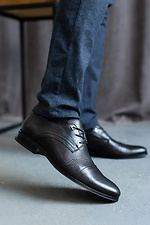 Классические мужские туфли из натуральной кожи черного цвета  8018791 фото №1