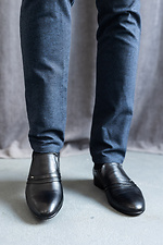 Класичні чоловічі туфлі з натуральної шкіри чорного кольору  8018800 фото №2