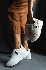 Белые кожаные кроссовки для города  8018816 фото №5