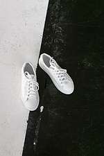 Women's white spring sneakers made of genuine leather  4205841 photo №5