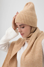 Women's knitted hat in beige color  4038852 photo №2